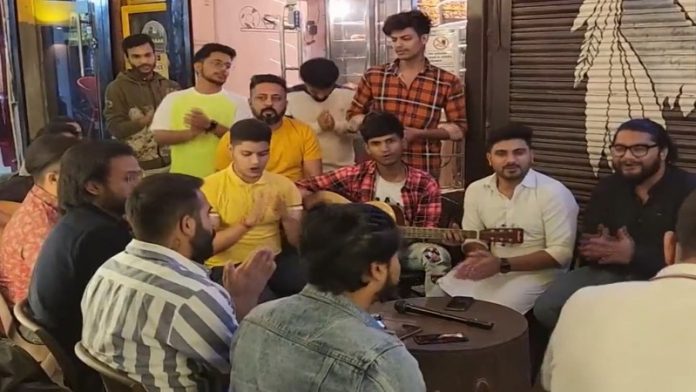 गुरुग्राम कैफे हनुमान चालीसा वायरल