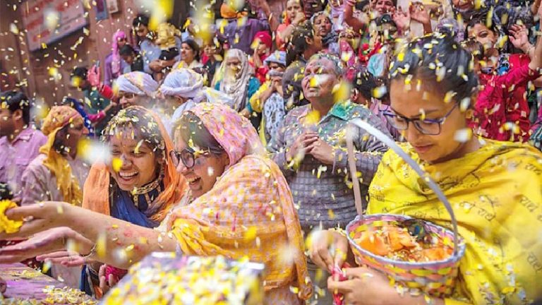 ‘एक मोहल्ला, एक होलिका’ का ज्ञान देने वाले ईद पर ‘एक मोहल्ला, एक बकरा’ वाली सलाह देंगे? – हिन्दू त्योहारों पर ज्ञान बाँचने का चलन फिर शुरू, लिबरल गिरोह एक्टिव