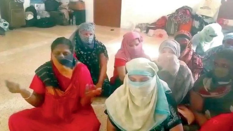 नौकरी के नाम पर ठगे ₹3 लाख, जिस्मफरोशी के लिए ओमान भेजा: मुंबई से अशरफ समेत 2 दलाल गिरफ्तार, फँसी मिली 70+ महिलाएँ