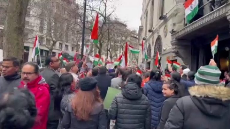 बयान नहीं, कार्रवाई चाहिए… तिरंगे के अपमान के विरोध में लंदन में सड़क पर उतरा भारतीय समाज, अमेरिका में भी बोले सिख नेता – हिंसा बर्दाश्त नहीं