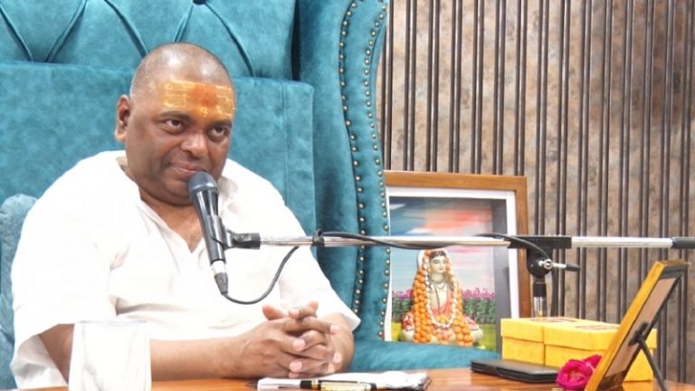 ‘साधना के बल पर तय की भदौरिया से लेकर गुरु तक की यात्रा’: आश्रम ने ‘करौली सरकार’ पर लगे आरोपों का दिया जवाब, कहा – यहाँ कोई झाड़-फूँक नहीं होता