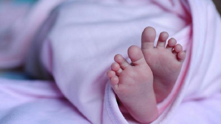 रेप के बाद गर्भवती हुई 15 साल की लड़की, यूट्यूब वीडियो देख घर में ही बच्ची को दिया जन्म, फिर मारकर डिब्बे में कर दिया पैक