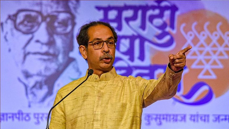 ‘गोमूत्र से नहीं मिली देश को आजादी’: अब हिन्दुओं के खिलाफ घृणा फैलाने पर उतरे उद्धव ठाकरे, कहा – मेरे विधायकों को इंजेक्शन लगा कर छीन ली पार्टी