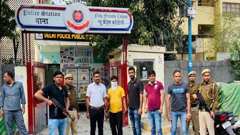 ‘₹1 करोड़ नहीं दिए तो जान से मार दूँगा’: स्कूल मालिक को धमकाने वाला भोजपुरी एक्टर-यूट्यूबर शाहिद गिरफ्तार, हिंदू नाम से माँगता था रंगदारी