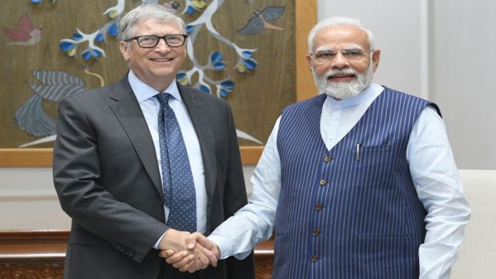 पीएम मोदी के साथ बिल गेट्स