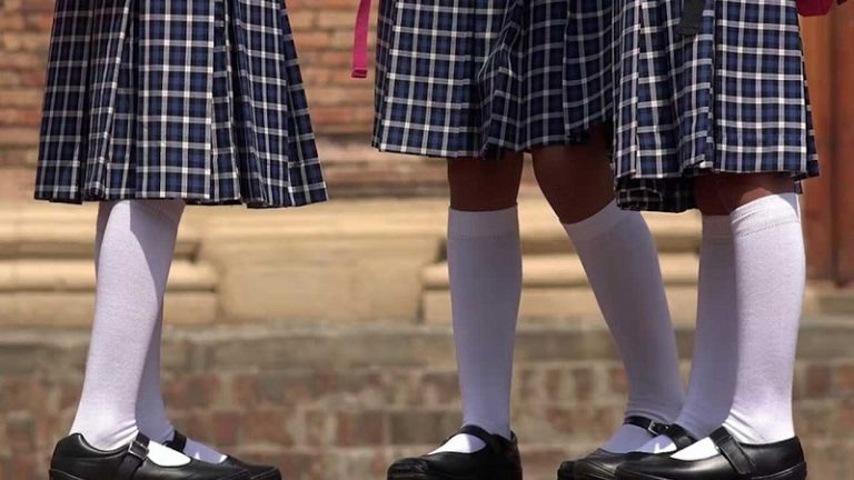 स्कूल में लड़कियाँ न करें पीरियड्स की बात, छठी के बाद मिले AIDS आदि का ज्ञान: फ्लोरिडा में कानून बनाने की हो रही तैयारी, ड्राफ्ट तैयार