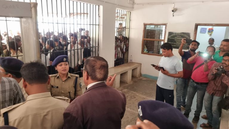 जहाँ की SP हैं लिपि सिंह, वहाँ कोर्ट परिसर में सरेआम हत्या: बिहार पुलिस के सामने ही अपराधियों ने बरसाई गोलियाँ
