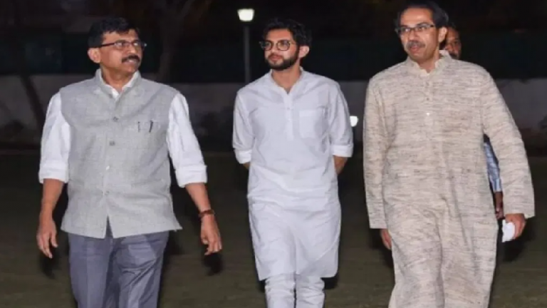 उद्धव ठाकरे, बेटे आदित्य और MP संजय राउत को दिल्ली हाईकोर्ट का समन, मानहानि के मुकदमे में फँसे: ‘सामना’ में गलत जानकारी देने का आरोप