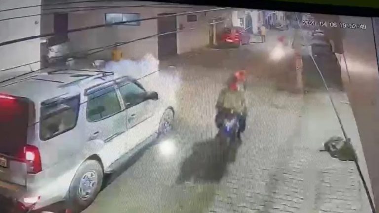 प्रयागराज में BJP महिला नेता के बेटे पर बाइक सवारों ने किया बम से हमला, घटना CCTV में कैद
