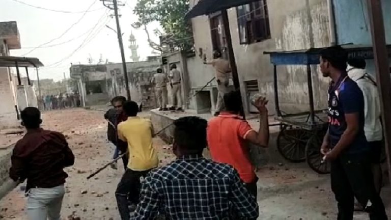 राजस्थान में फिर भड़के दंगे, लाठी-डंडे और पत्थरबाजी में कई जख्मी: पुलिस को भी बनाया निशाना, गंभीर रूप से घायल नाथूलाल को जयपुर रेफर किया गया