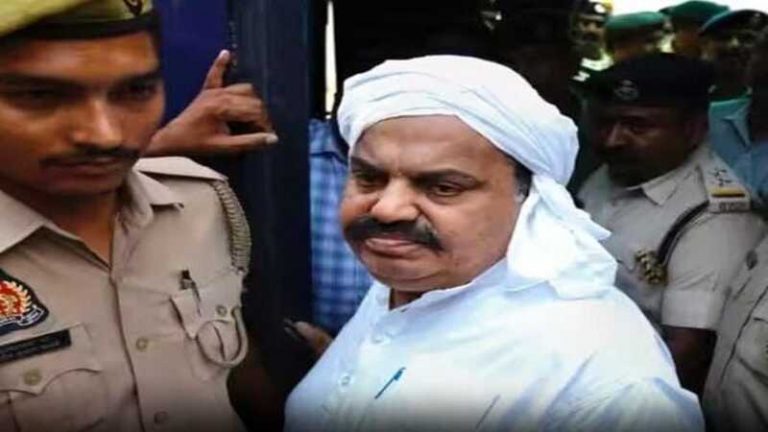 ‘मिट्टी में मिल गया हूँ, अब सरकार छोड़ दे’: गुजरात से UP के सफर में गिड़गिड़ाता दिखा अतीक अहमद, बोला- मीडिया की वजह से एनकाउंटर का डर नहीं लग रहा