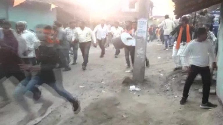 पुलिस ने डीजे पर लगा दिया बैन, ट्रेलर भी जब्त कर लिया, फिर भी रामनवमी की विसर्जन यात्रा पर पत्थरबाजी: झारखंड के जमशेदपुर में घटना, 5 घायल