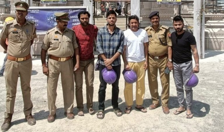 रवि बिश्नोई सहित LSG के खिलाड़ियों ने अयोध्या में भगवान राम का किया दर्शन, बन रहे राम मंदिर में भी घूमे: IPL 2023 में No.1 पर है टीम