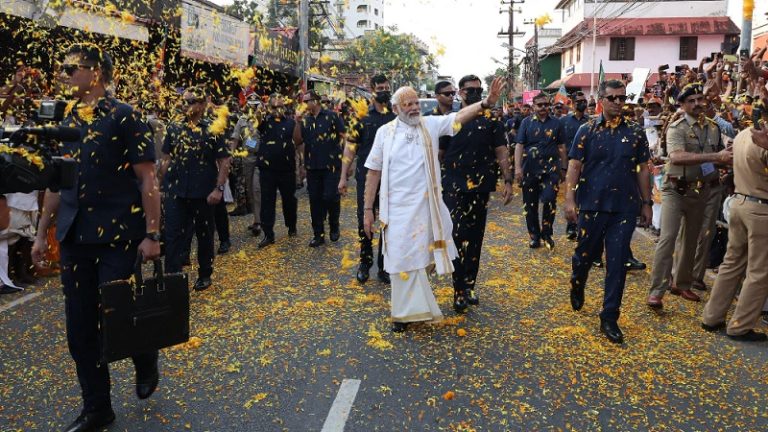 ‘मन की बात’ से प्रेरित होकर लोगों ने बदलाव के लिए उठाए कदम, नागरिकों तक बढ़ी सरकार की पहुँच: बिल गेट्स समर्थित रिसर्च रिपोर्ट