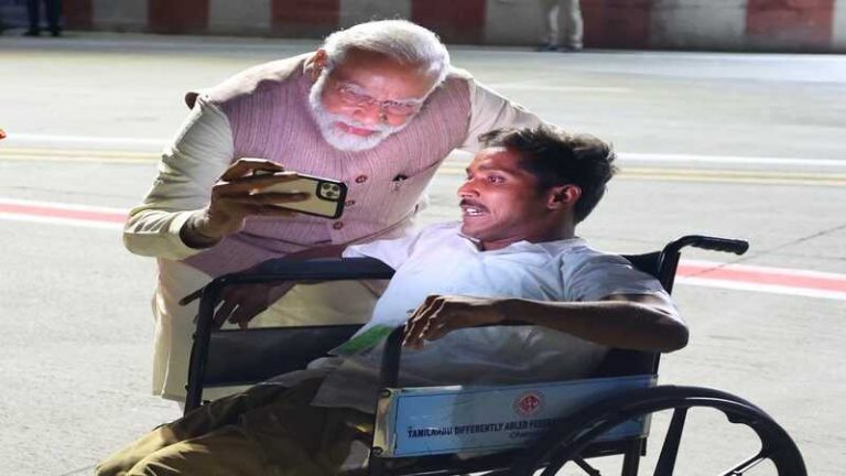 ‘हमें हमारे प्रधानमंत्री पर गर्व है’ : दिव्यांग BJP कार्यकर्ता संग PM मोदी की ‘स्पेशल सेल्फी’ , नेटीजन्स भावुक होकर बोले- ‘भगवान के कृतज्ञ हैं जो आपका कार्यकाल देखा’
