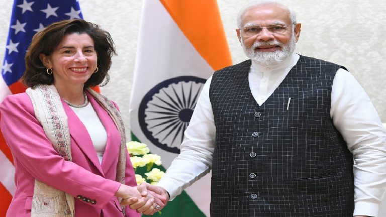‘PM मोदी दुनिया के सबसे लोकप्रिय नेता’: प्रधानमंत्री की मुरीद हुईं अमेरिका की वाणिज्य सचिव, कहा- ‘भारतीयों के प्रति उनकी प्रतिबद्धता बता नहीं सकती’