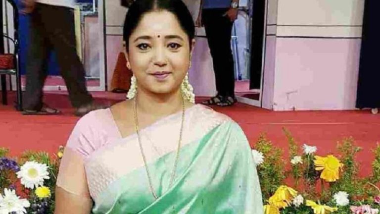 51 साल की हिरोइन को भेजते हैं प्राइवेट पार्ट की फोटो, बताया- रात में आते हैं गंदे मैसेज: काम नहीं मिलने पर बेच रहीं हैं साबुन