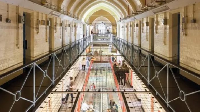 ब्रिटेन जेल कैदियों का धर्मांतरण