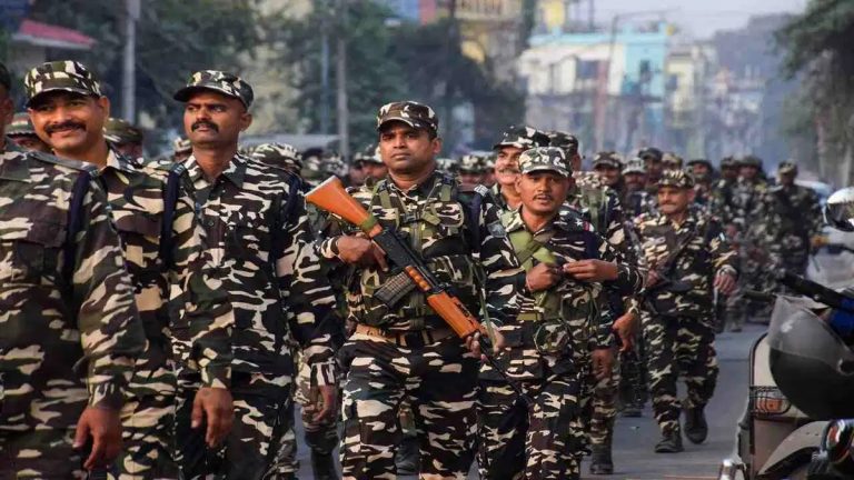 CRPF में बंपर बहाली, 1.30 लाख पदों पर होगी भर्ती: गृह मंत्रालय ने जारी किया नोटिफिकेशन, जानिए कैसे करें आवेदन-कितनी मिलेगी सैलरी