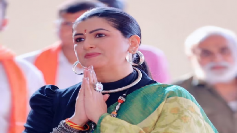 बाहर आते ही काजल हिंदुस्तानी ने भरी हुँकार, कहा- मैं डरती नहीं, लैंड/लव जिहाद से लड़ती रहूँगी: इस्लामी कट्टरपंथियों ने लगाए थे ‘सर तन से जुदा’ के नारे