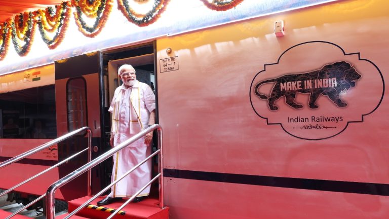 देश का पहला पानी में चलने वाला मेट्रो, राज्य की पहली ‘वंदे भारत’ ट्रेन, भारत का पहला डिजिटल साइंस पार्क: PM मोदी ने केरल को दिए एक से बढ़ कर एक सौगात
