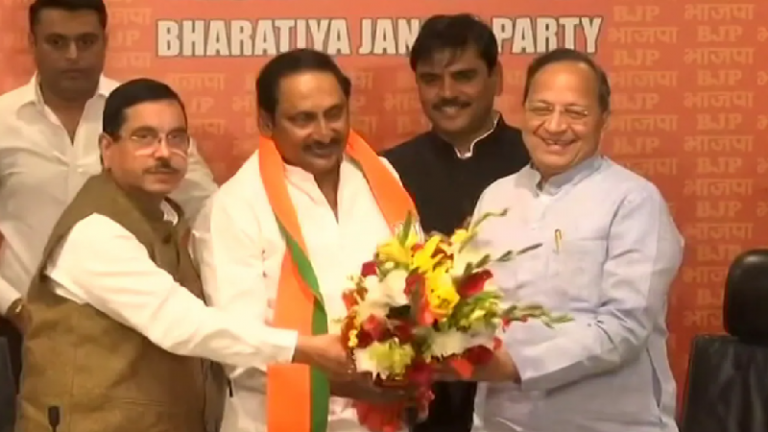 दक्षिण में BJP को मिला एक और साथी, आंध्र प्रदेश के पूर्व CM किरण रेड्डी ने थामा कमल: कहा- जनता के मन की बात नहीं समझ रही काॅन्ग्रेस