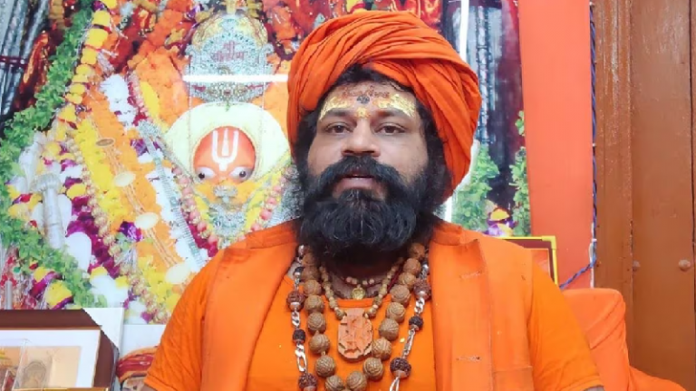 ‘जब तक बाबा CM हैं अपराधी छोड़ दें UP’: असद-गुलाम एनकाउंटर पर हनुमानगढ़ी के महंत राजू दास, यूपी STF को देंगे इनाम