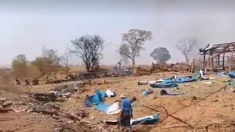 100 की मौत, अधिकतर महिलाएँ और बच्चे… म्यांमार की फ़ौज ने अपने ही लोगों पर लड़ाकू विमानों से बरसाए बम, हेलीकॉप्टर से गोलीबारी