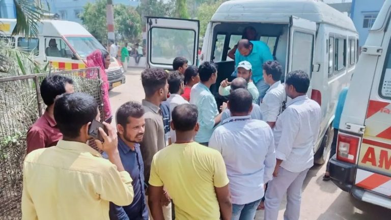 जिस बिहार में दारू बैन, वहाँ ज़हरीली शराब से 16 की मौत: 4 दर्जन लोग बीमार, प्रशासन बोला – ये सब डायरिया से मर रहे