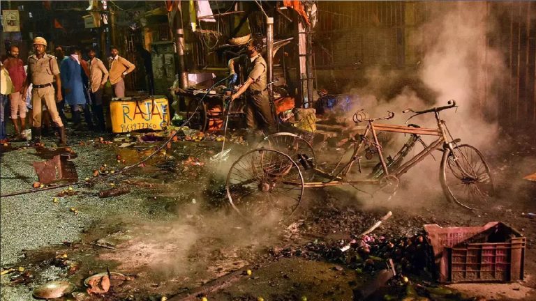 ’10-15 मिनट में छत पर नहीं इकट्ठा किए जा सकते पत्थर, मामला गंभीर’: बंगाल में रामनवमी हिंसा पर हाईकोर्ट सख्त, NIA जाँच की माँग पर सुरक्षित रखा फैसला