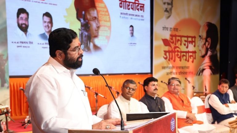 वीर सावरकर के नाम से जाना जाएगा बांद्रा-वर्सोवा समुद्र सेतु: CM एकनाथ शिंदे का ऐलान, बोले – स्वातंत्र्य वीर से भयभीत हैं कुछ लोग, बंद हो सकती है उनकी दुकानें