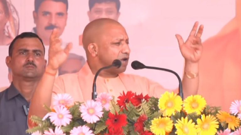 जो जस करहि सो तस फल चाखा… अतीक की हत्या के बाद प्रयागराज पहुँचे CM योगी ने याद की रामचरितमानस की पंक्तियाँ, कहा – प्रकृति नहीं बर्दाश्त करती अत्याचार