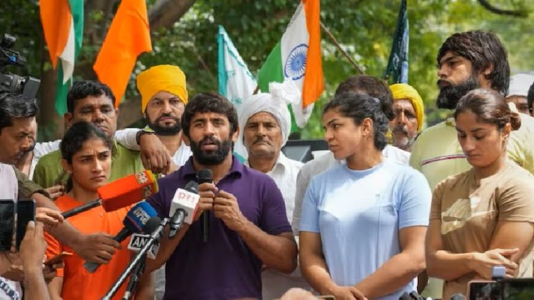 बजरंग, साक्षी, विनेश सहित कई पर FIR: बोले जंतर-मंतर वाले पहलवान- हम पर केस में 7 घंटे भी नहीं, बृज भूषण पर लगे 7 दिन