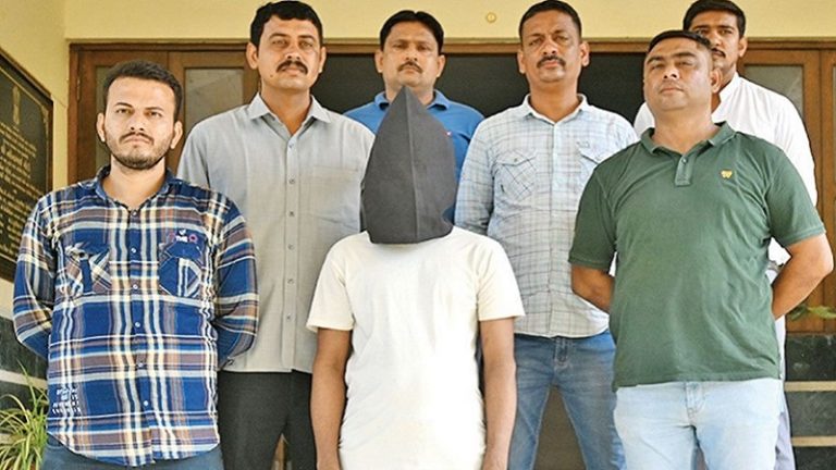 बांग्लादेश में ट्रेनिंग, भारत में घुसे, गुजरात में खड़ा कर रहे थे आतंक का नेटवर्क: ATS ने अल कायदा मॉड्यूल का किया पर्दाफाश, मददगारों की तलाश