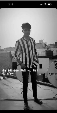 कलावा पहने साहिल की तस्वीर