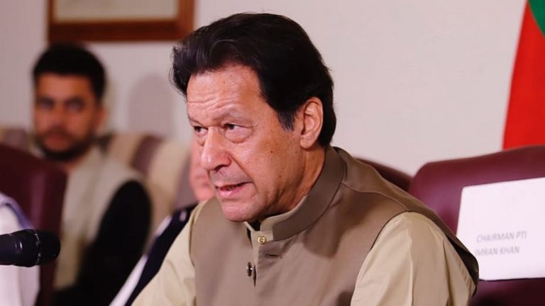‘जेलों में PTI की महिला कार्यकर्ताओं से हो रहे बलात्कार’: पाकिस्तान के पूर्व PM इमरान खान का बड़ा आरोप