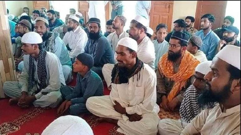 पाकिस्तान में 23 महिलाओं सहित 50 हिन्दुओं का इस्लामी धर्मांतरण, इनमें 1 साल की बच्ची भी: 4 महीने दी जाएगी मजहब की ट्रेनिंग, कार्यक्रम में आया मंत्री का बेटा