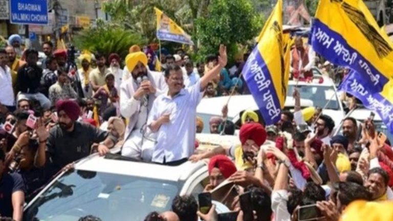 जालंधर की लोकसभा सीट पर आगे निकली AAP, पूर्व कॉन्ग्रेस नेता ने ही ढहाया कॉन्ग्रेस का किला: ‘भारत जोड़ो यात्रा’ में गई थी सांसद की जान