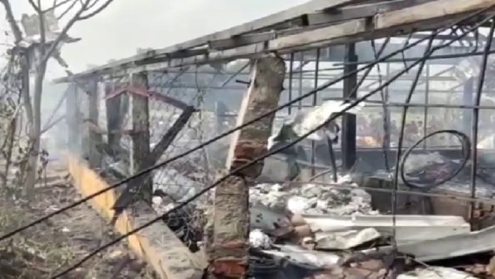 पटाखे की फैक्ट्री में धमाका