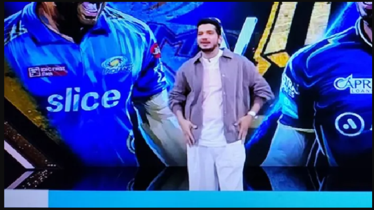 जिस मुनव्वर फारूकी ने कॉमेडी के नाम पर बनाया हिन्दू देवी-देवताओं का मजाक, उसे IPL में स्टार स्पोर्ट्स ने दिया मंच: लोग बोले – ‘Jio Cinema’ पर ही देखेंगे