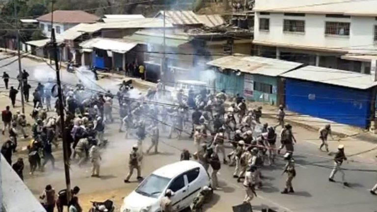 मणिपुर में आयकर विभाग के अधिकारी को घसीटकर घर से निकाला, पीट-पीटकर की हत्या: BJP विधायक पर भी जानलेवा हमला, कोबरा कमांडो को गोली मारी