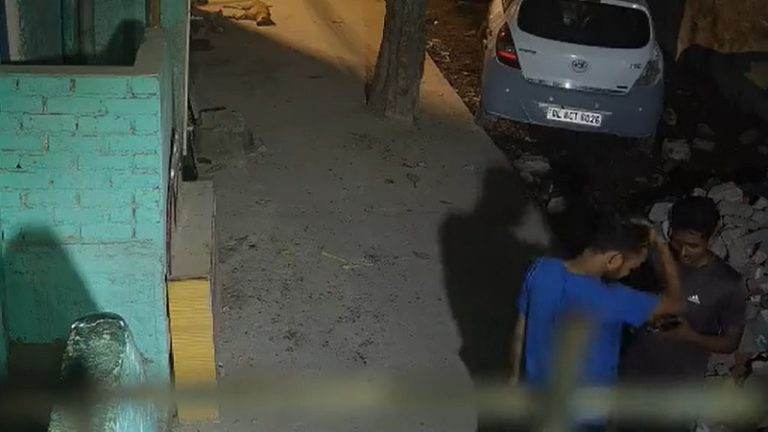 ‘साक्षी की हत्या करते वक्त अकेला नहीं था साहिल, नशेड़ी साथी भी थे मौजूद’: चश्मदीद ने बताया- देखकर भी क्यों चुप रहे लोग, इंस्टाग्राम से कई लड़कियों से रिश्ते का खुलासा