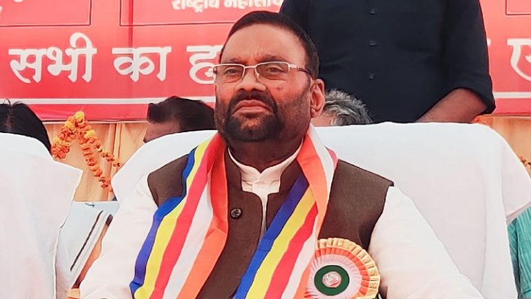 ‘रामराज को हटाना है, साधु के वेश में आतंकी’: सपा नेता स्वामी प्रसाद मौर्य के बयान पर साधु-संतों ने दिया करारा जवाब, पूछा – सनातन को ही क्यों बनाते हैं निशाना?