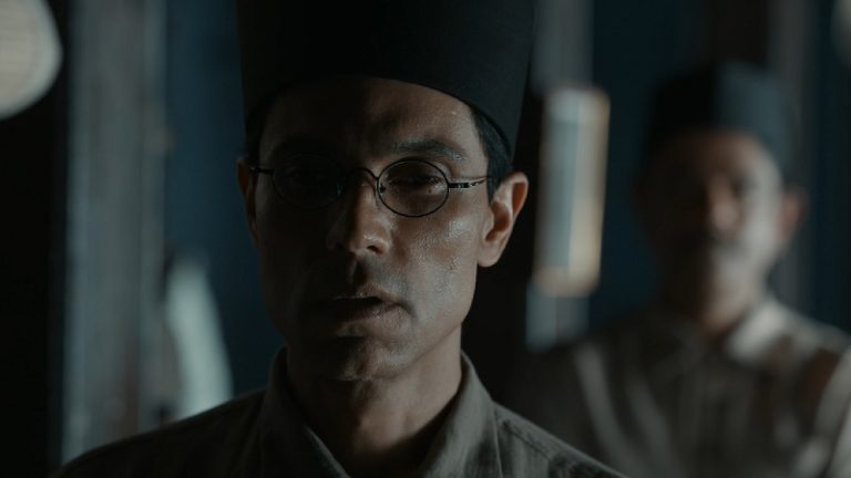 आज़ादी की लड़ाई कुछ ही लोगों ने लड़ी, बाकी तो सत्ता के भूखे थे… वीर सावरकर की जयंती पर रणदीप हुड्डा ने जारी किया टीजर, गाँधी की अहिंसा पर भी ‘कड़वा सच’