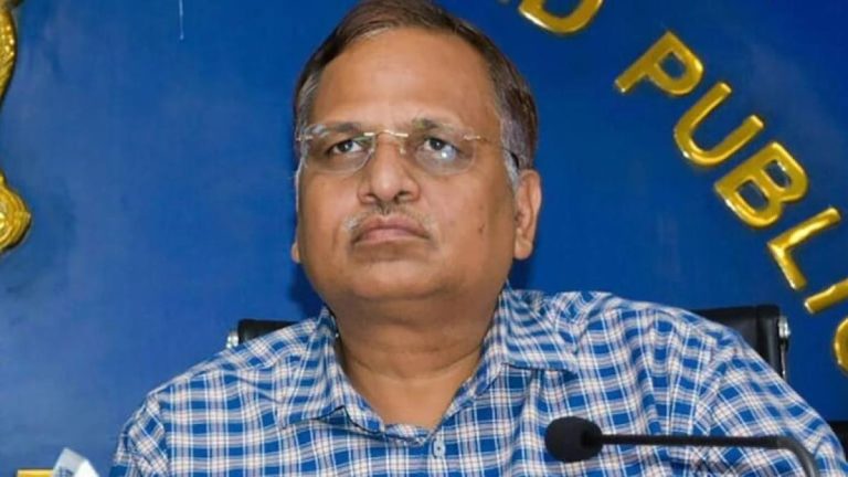 ‘अकेलापन महसूस होता है, मेरे साथ किसी को रख दो’: सत्येंद्र जैन ने कहा और सेल में भेज दिए 2 कैदी, तिहाड़ जेल अधीक्षक को नोटिस