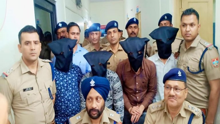 ‘बजरंग दल’ के दलित समर्थक की हत्या, उत्तराखंड पुलिस ने आजम, इरफ़ान, रिजवान और साबिर को दबोचा: मृतक के परिवार का आरोप – घर में घुस महिलाओं से की थी छेड़छाड़