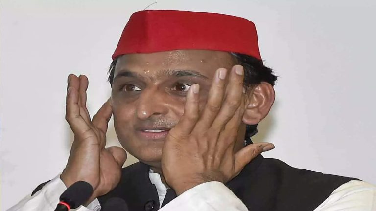 मेयर चुनाव में सभी 17 सीटों पर सूपड़ा साफ़, फिर किस बात का जश्न मना रहे अखिलेश यादव? आज़म खान के गढ़ में भी मिली हार, नगपालिका-पंचायत में भी निराशा