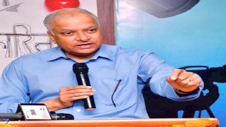 15 अगस्त 1947 को नहीं उतारा गया था यूनियन जैक: मनमोहन सिंह के सलाहकार रहे पचौरी का दावा भ्रामक, अंग्रेजों को दुःखी नहीं करना चाहते थे नेहरू