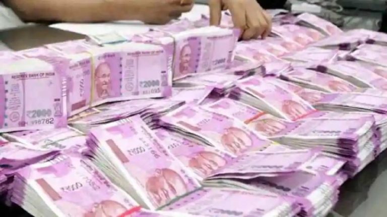 ₹2000 के नोटों की वापसी से भारतीय अर्थव्यवस्था की बल्ले-बल्ले, GDP विकास भी बढ़ेगा: SBI की रिसर्च में सामने आया – खर्च से बढ़ी बाजारों में रौनक
