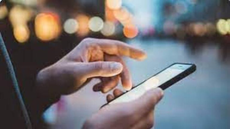 चीनी में फिनायल, बाथरूम में फिसलन… माँ मर जाए इसके लिए 13 साल की बेटी करती थी कई जतन, वजह जान चौंक जाएँगे